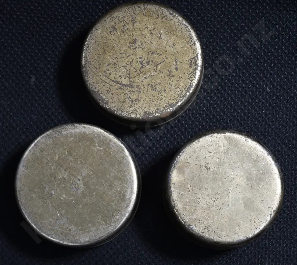 TOBACCO TINS Image 1++