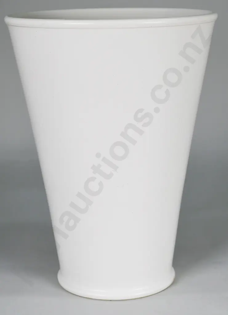 CROWN LYNN HAND POTTED VASE Image 1++