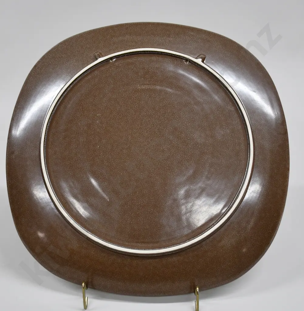 CROWN LYNN LEGEND PLATE Image 1++