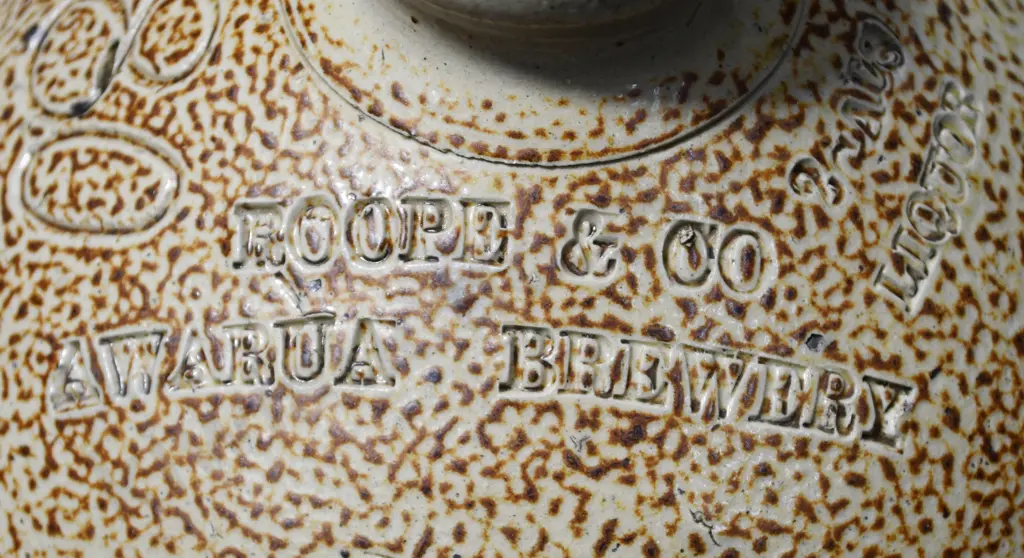 ROOPE STONE JAR Image 1++