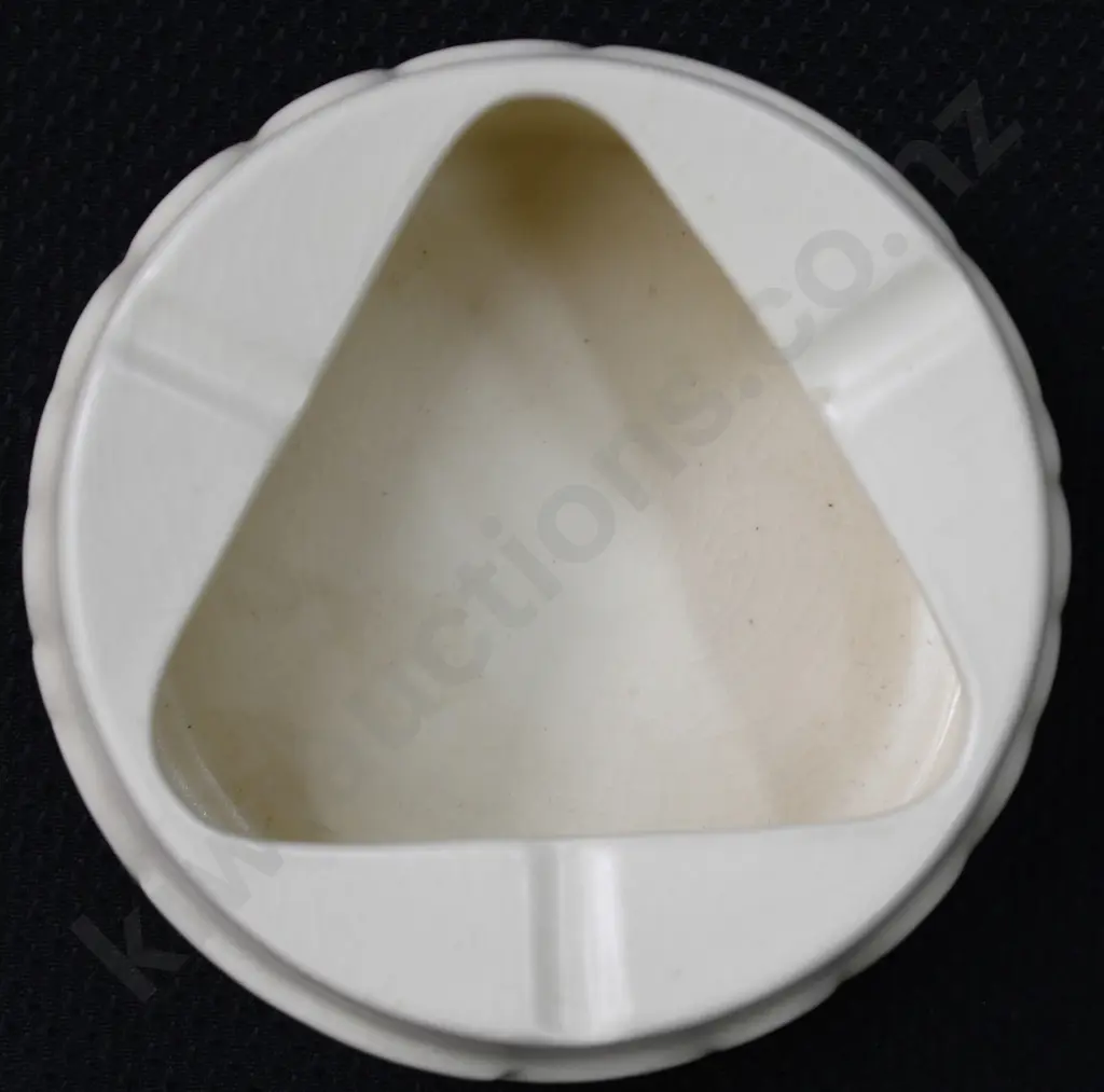 CROWN LYNN MAORI ASHTRAY Image 1++