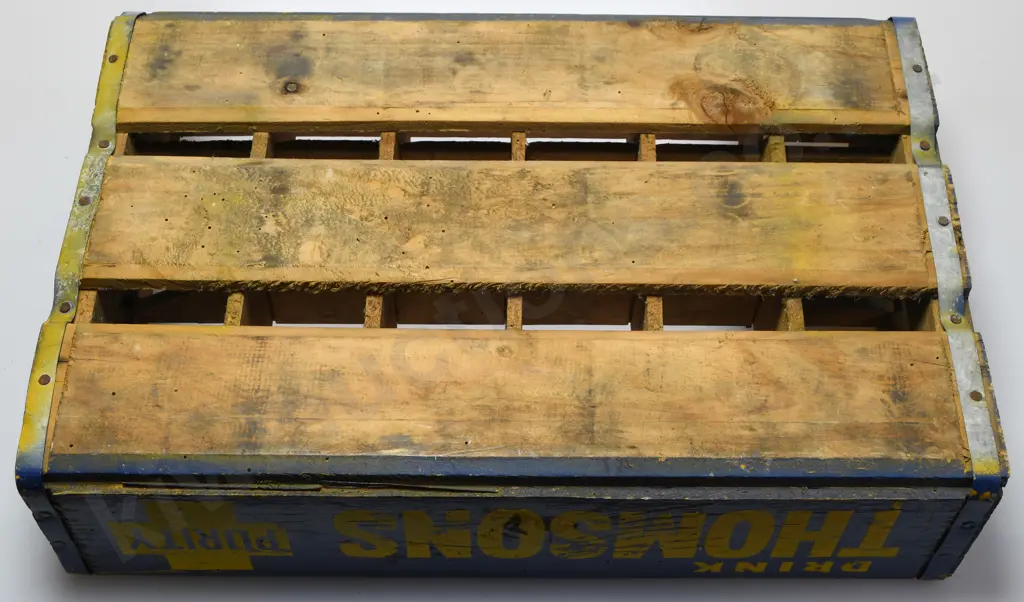 THOMSONS DUNEDIN BOTTLE CRATE Image 1++
