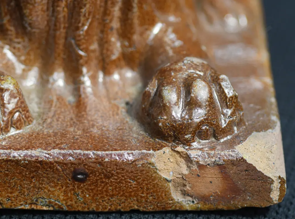 EARLY SALT GLAZED LION Image 1++