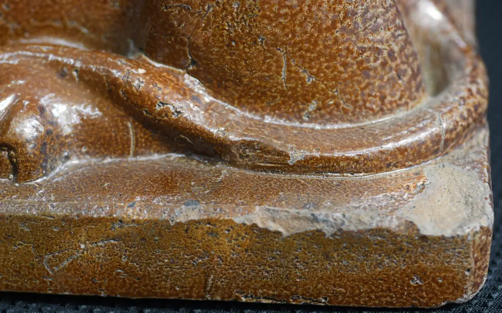 EARLY SALT GLAZED LION Image 1++