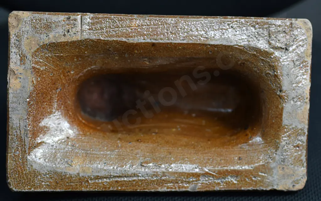 EARLY SALT GLAZED LION Image 1++