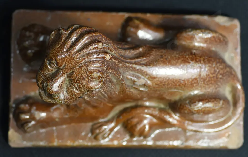 EARLY SALT GLAZED LION Image 1++