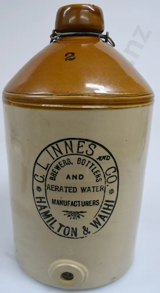 INNES HAMILTON WAIHI STONE JAR Image 1++