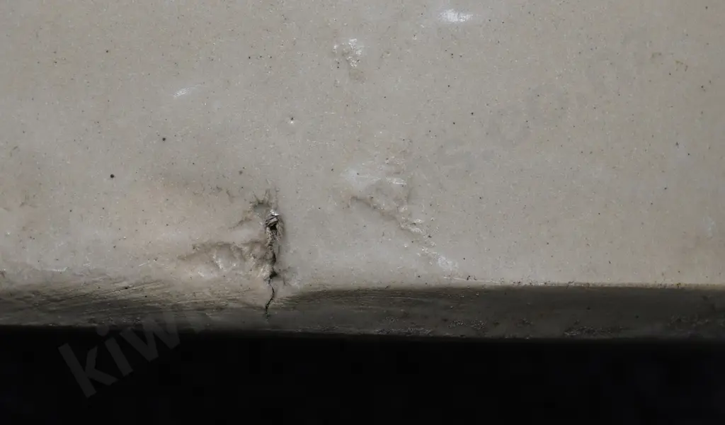 INNES HAMILTON WAIHI STONE JAR Image 1++