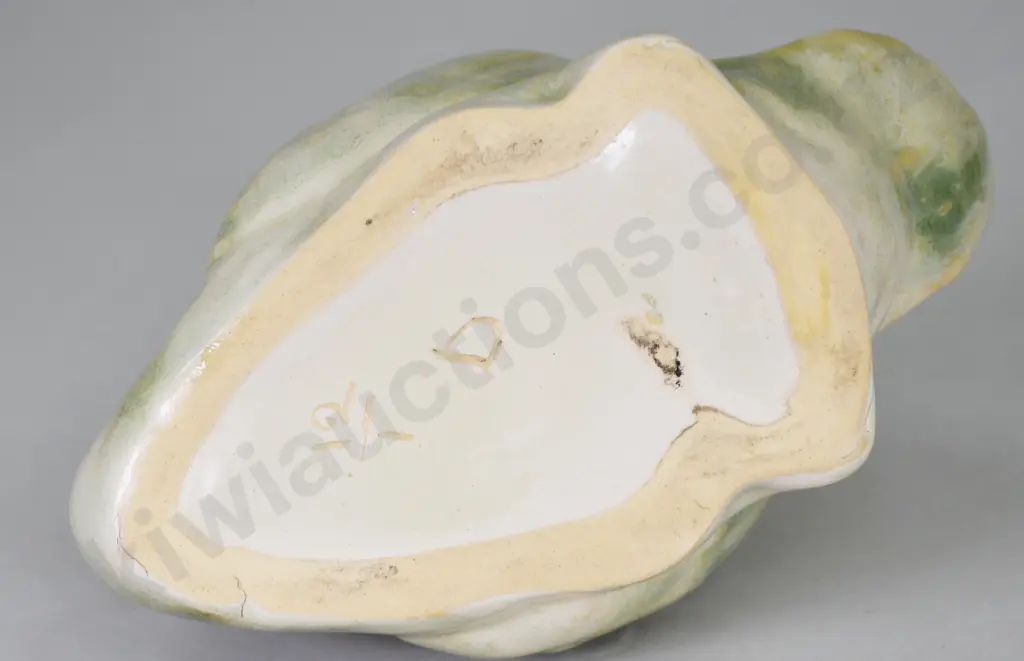 CROWN LYNN TRICKLE GLAZED SWAN Image 1++