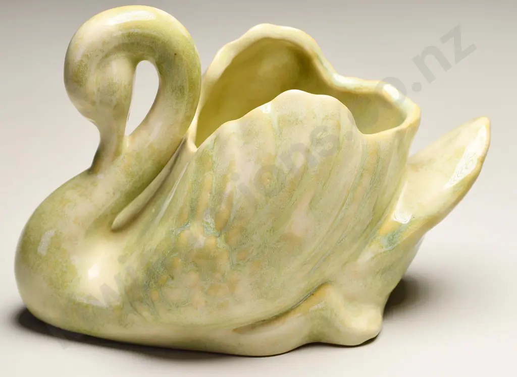 CROWN LYNN TRICKLE GLAZED SWAN Image 1++