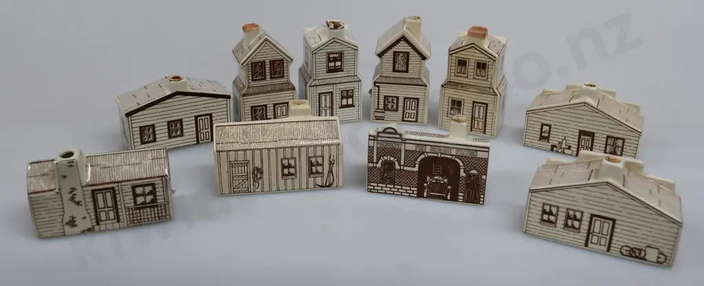 AIR NEW ZEALAND MINI COTTAGES Image 1++