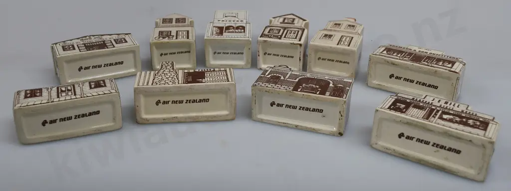 AIR NEW ZEALAND MINI COTTAGES Image 1++