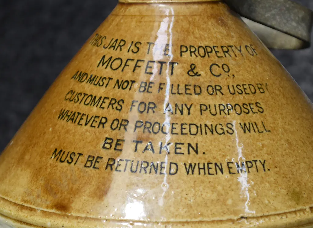 MOFFETT BLUFF & INVERCARGILL STONE JAR Image 1++