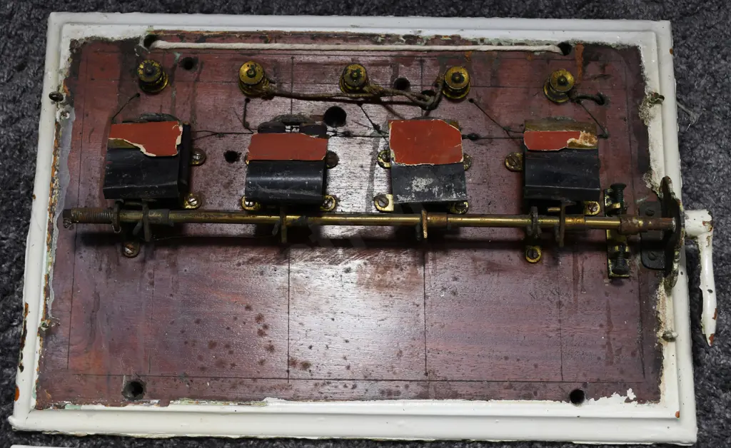 MAIDS CALLING Image 1++