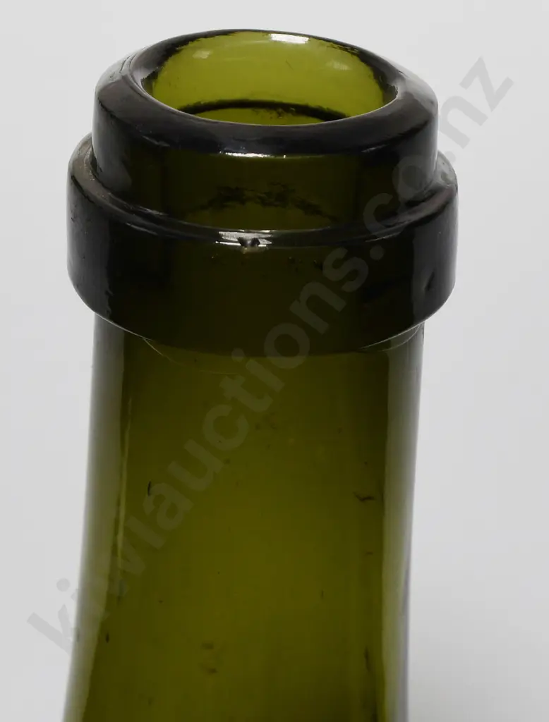 POWLEY & KEAST DUNEDIN RING SEAL BEER Image 1++