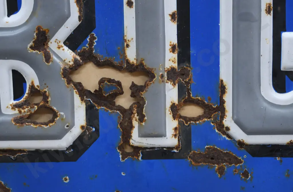 BIG TREE TIN PRESSED TIN ADVERTISING SIGN Image 1++