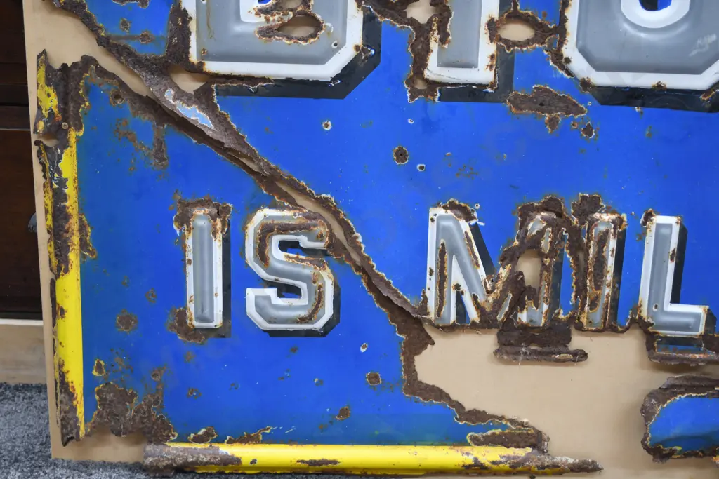 BIG TREE TIN PRESSED TIN ADVERTISING SIGN Image 1++