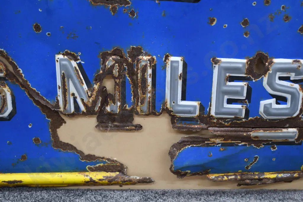 BIG TREE TIN PRESSED TIN ADVERTISING SIGN Image 1++