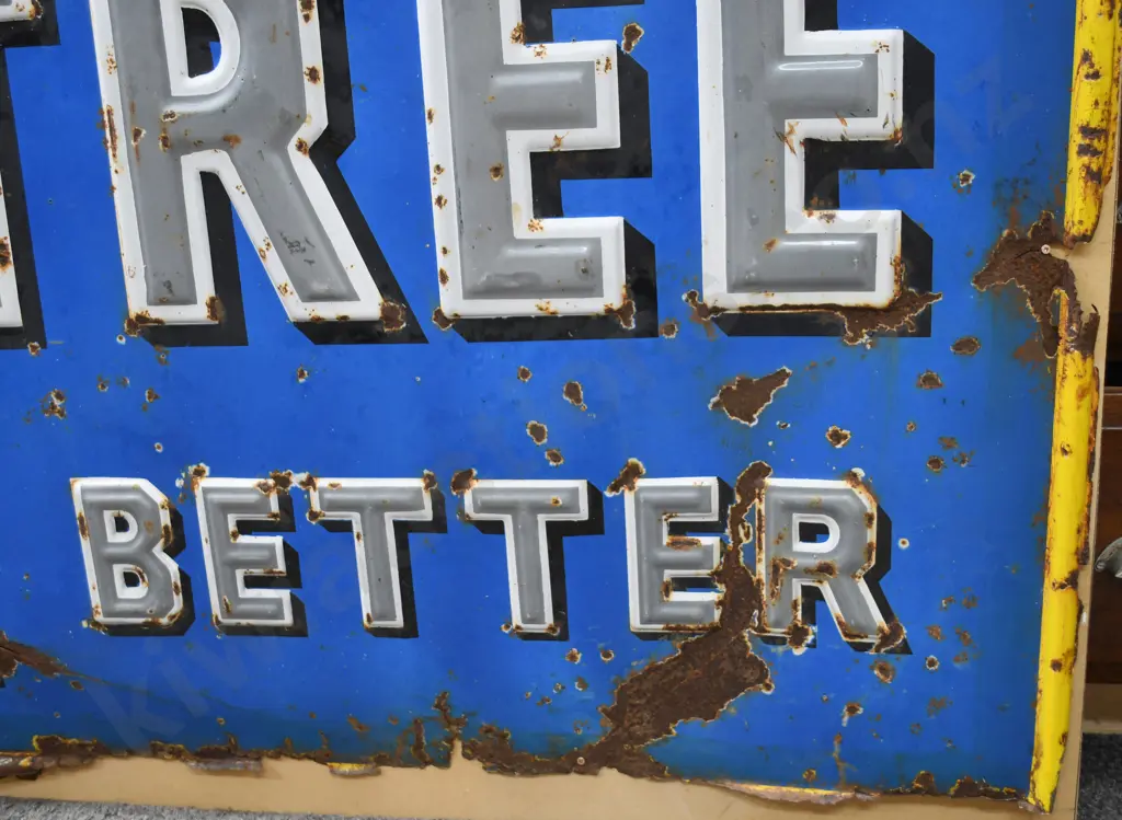 BIG TREE TIN PRESSED TIN ADVERTISING SIGN Image 1++