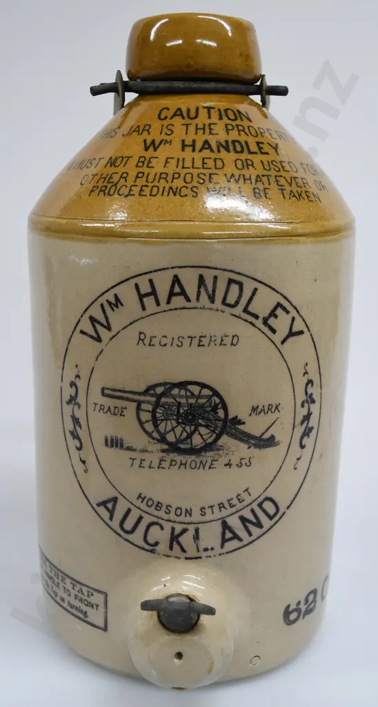 HANDLEY AUCKLAND STONE JAR Image 1++