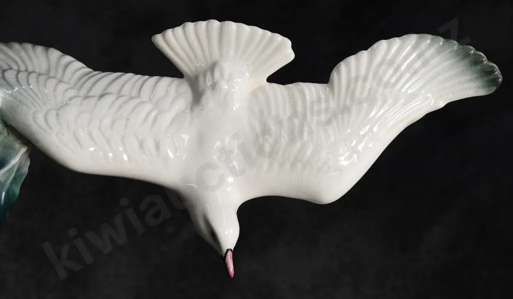 TITIAN STUDIO FLYING SEAGULL Image 1++