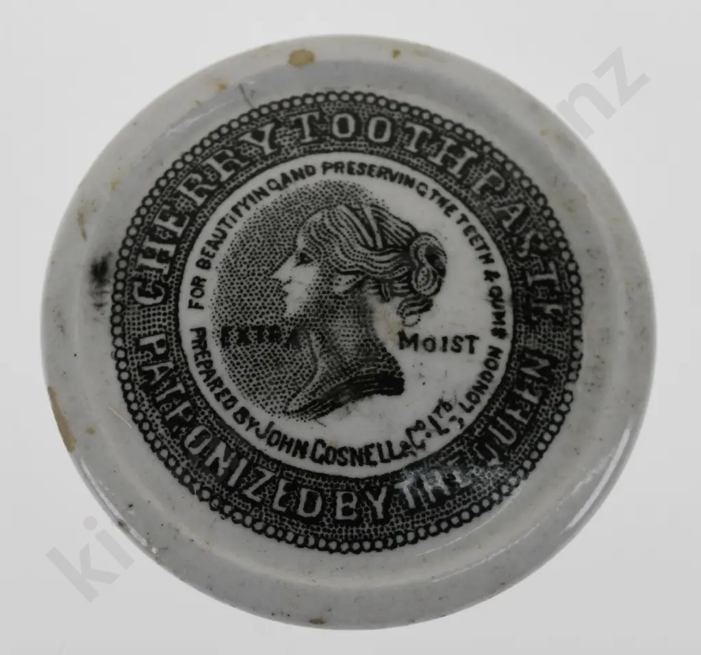 MINI QUEENS HEAD TOOTHPASTE LID Image 1++