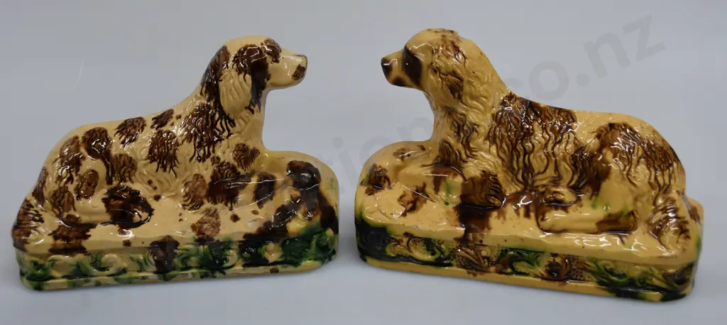 LUKE ADAMS MAJOLICA MANTLE DOGS Image 1++