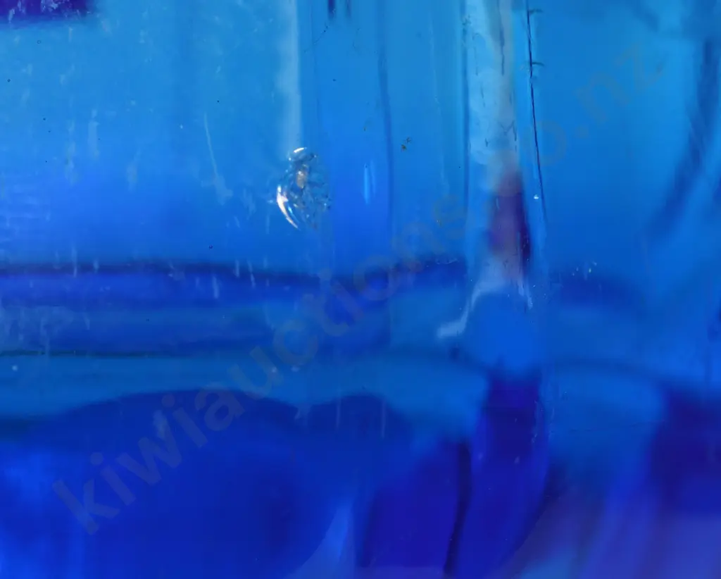 HALL TAURANGA BLUE SODA SYPHON Image 1++