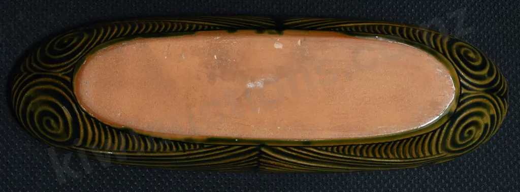 ARATAKI CERAMICS WAKA HUIA FEATHER BOX Image 1++