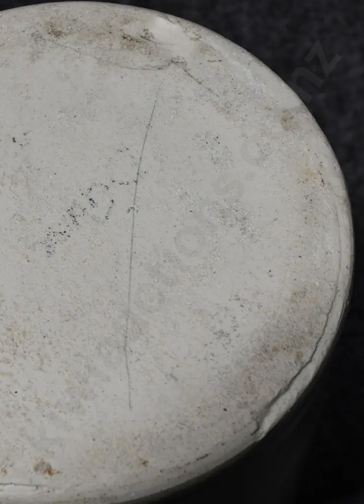 KEMP GORE STONE JAR Image 1++