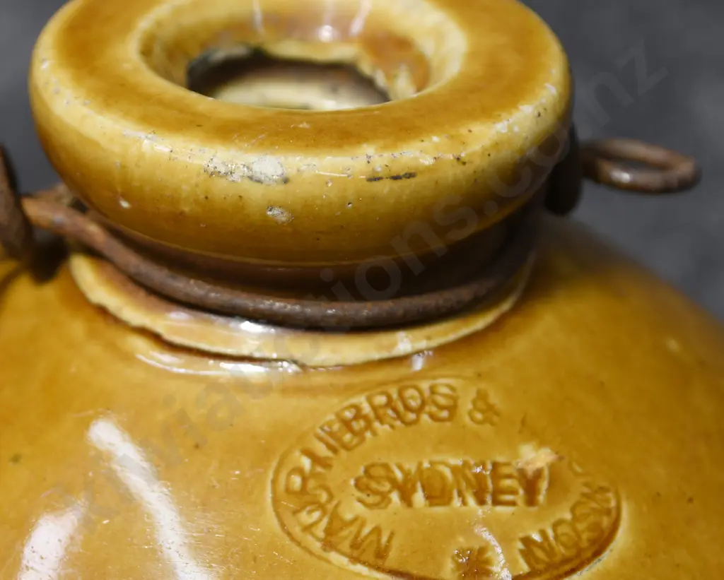 KEMP GORE STONE JAR Image 1++