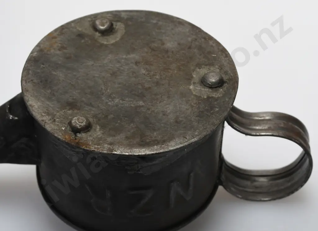 NZ RAILWAY SIGN & NZR OILER Image 1++