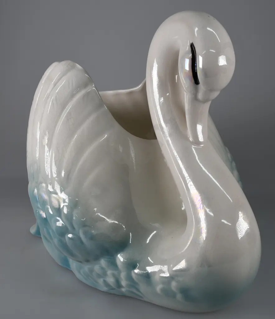 CROWN LYNN LARGE LUSTRE GLAZE SWAN Image 1++