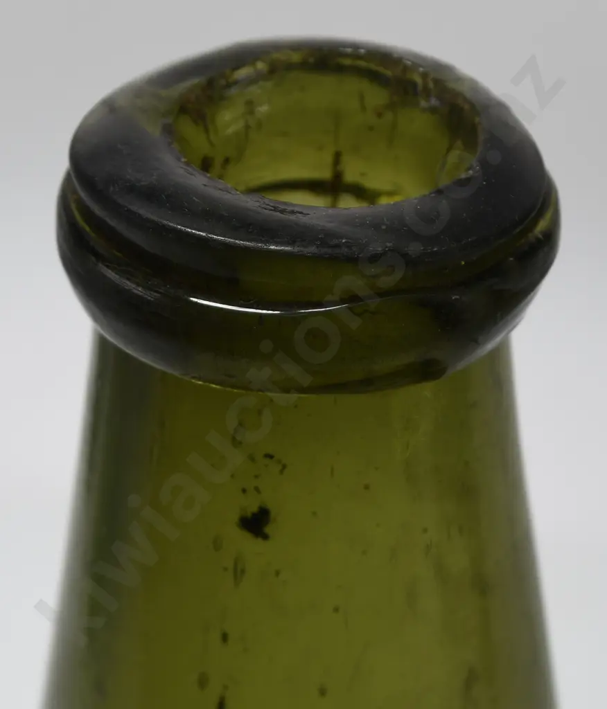 DUTCH ONION FREE BLOWN BOTTLE Image 1++