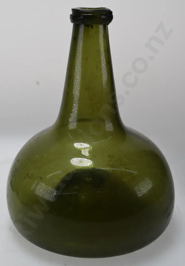 DUTCH ONION FREE BLOWN BOTTLE Image 1++