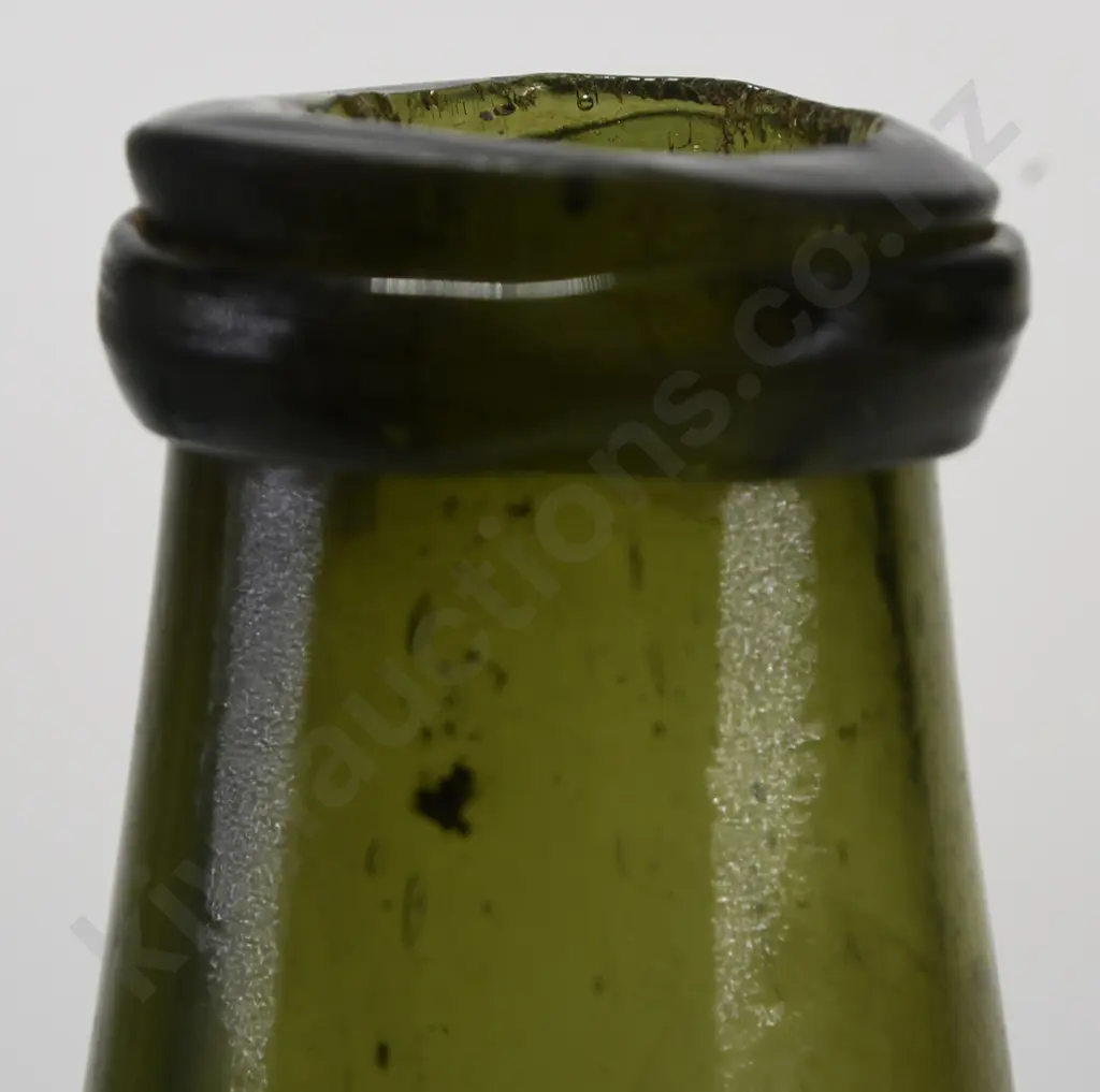 DUTCH ONION FREE BLOWN BOTTLE Image 1++