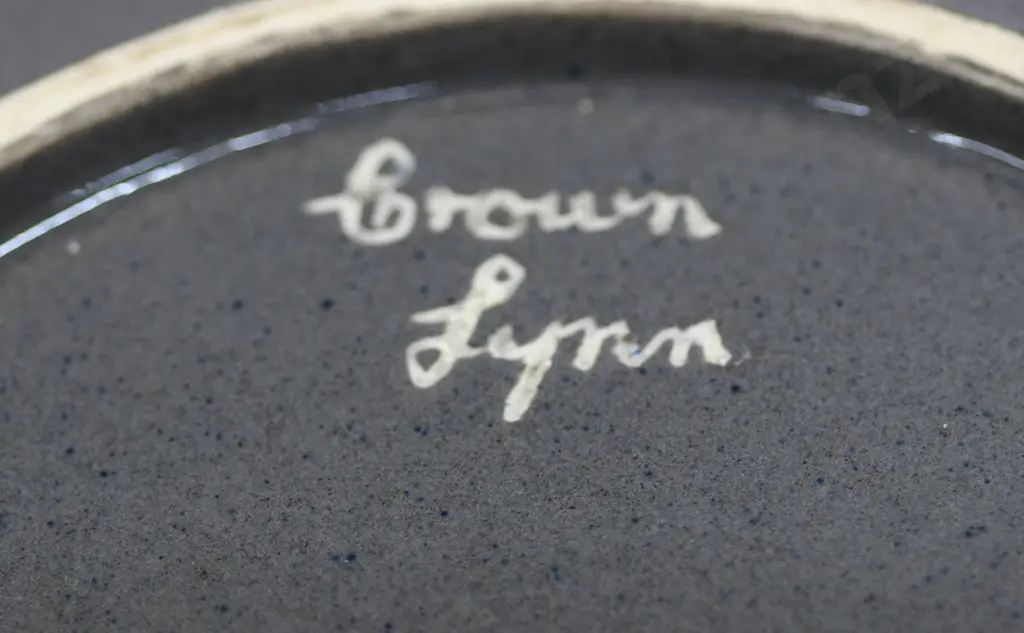CROWN LYNN FLOAT BOWL Image 1++