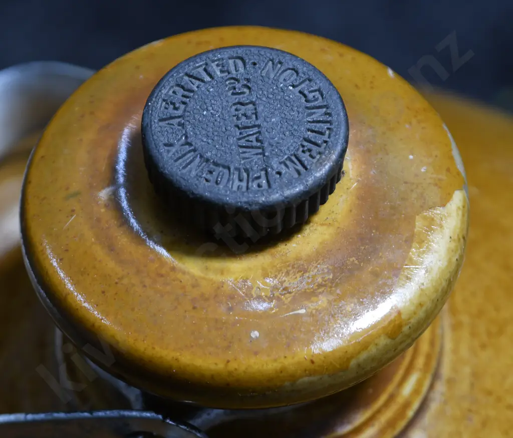 PHOENIX WELLINGTON & PETONE 3 GALLON STONE JAR Image 1++