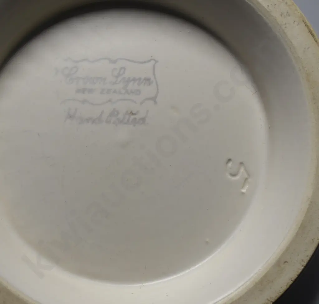 CROWN LYNN HAND POTTED VASE Image 1++