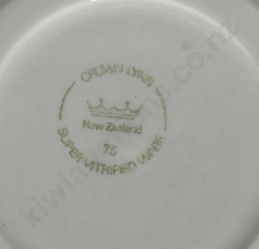 NZR CROWN LYNN CUP & SAUCERS Image 1++