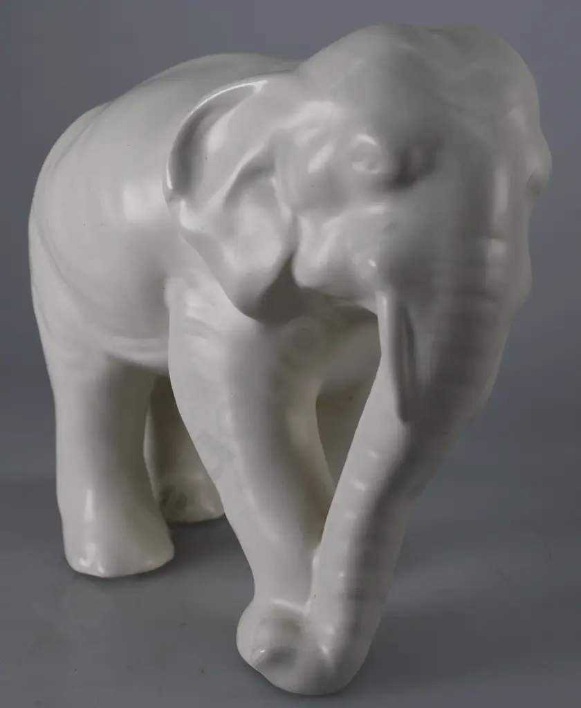 CROWN LYNN WHITE GLAZED ELEPHANT Image 1++