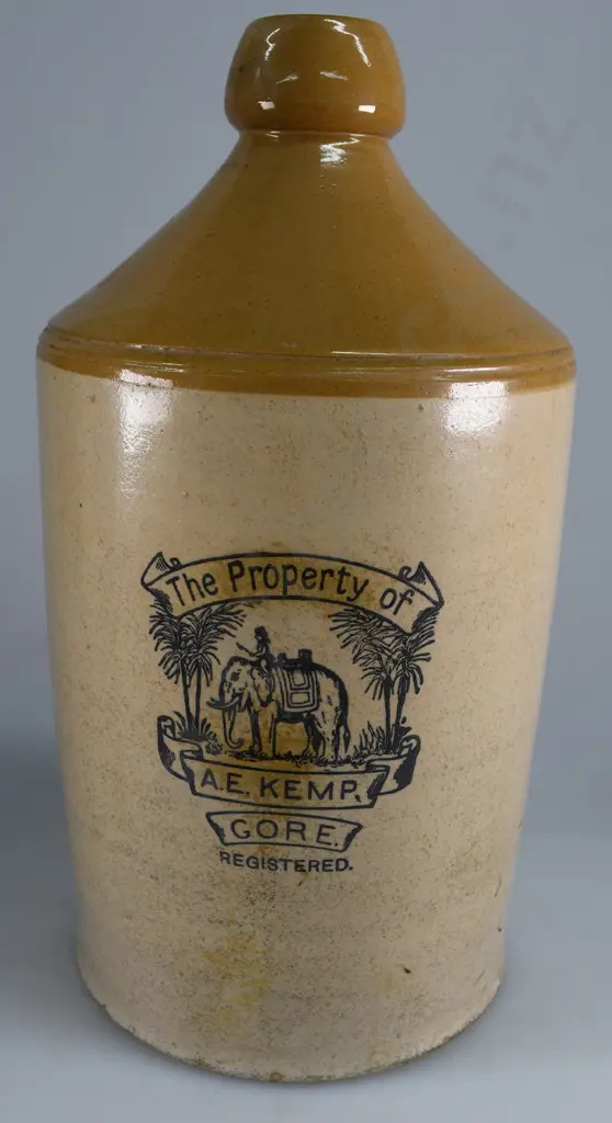KEMP GORE STONE JAR Image 1++