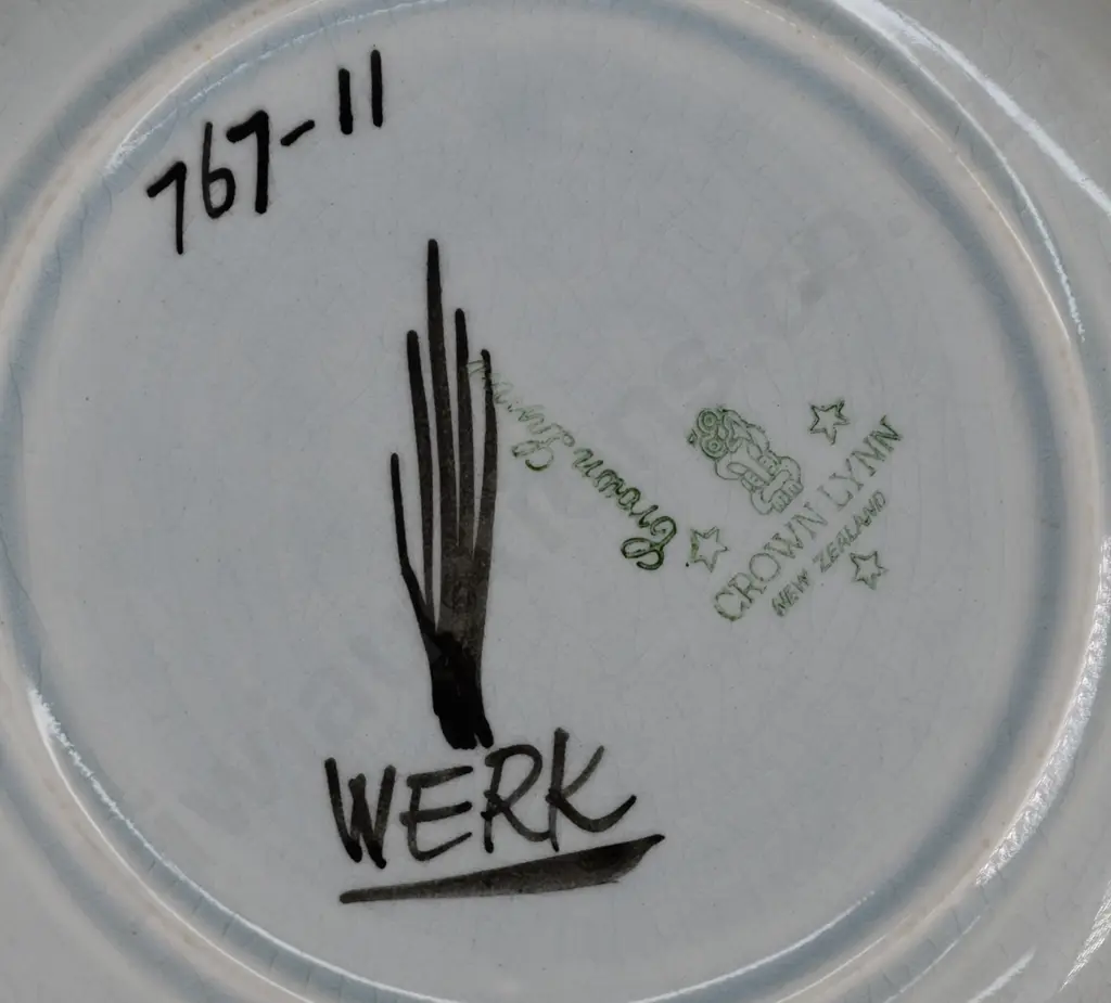 CROWN LYNN 'WERK' POTTERY BOWL Image 1++