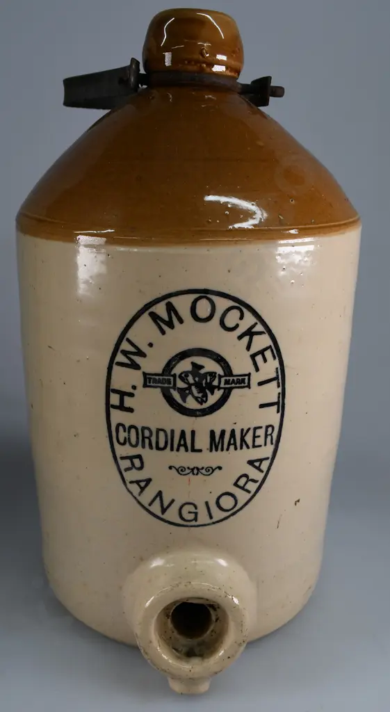 MOCKETT RANGIORA  STONE JAR Image 1++