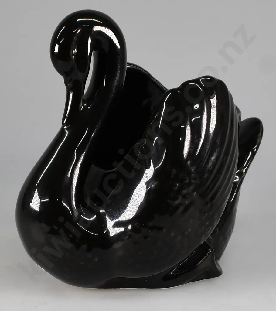 CROWN LYNN MEDIUM BLACK SWAN Image 1++