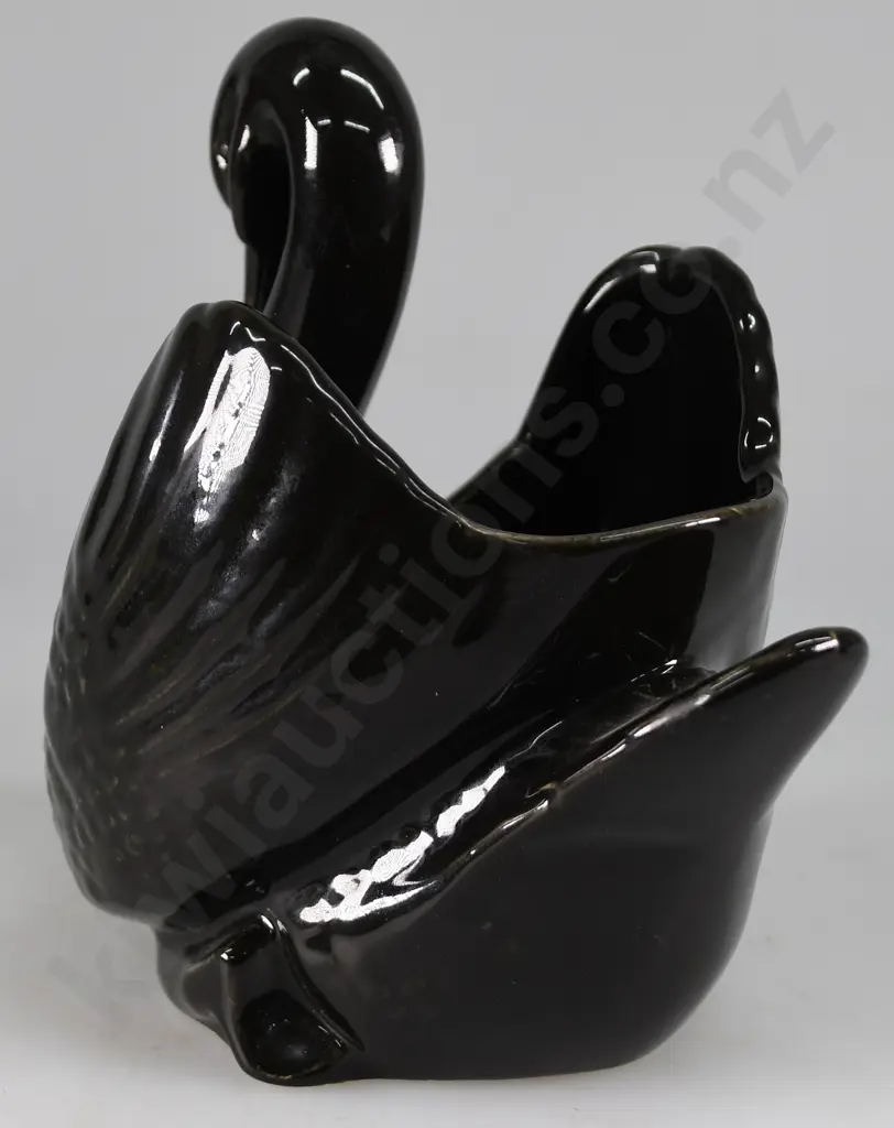 CROWN LYNN MEDIUM BLACK SWAN Image 1++
