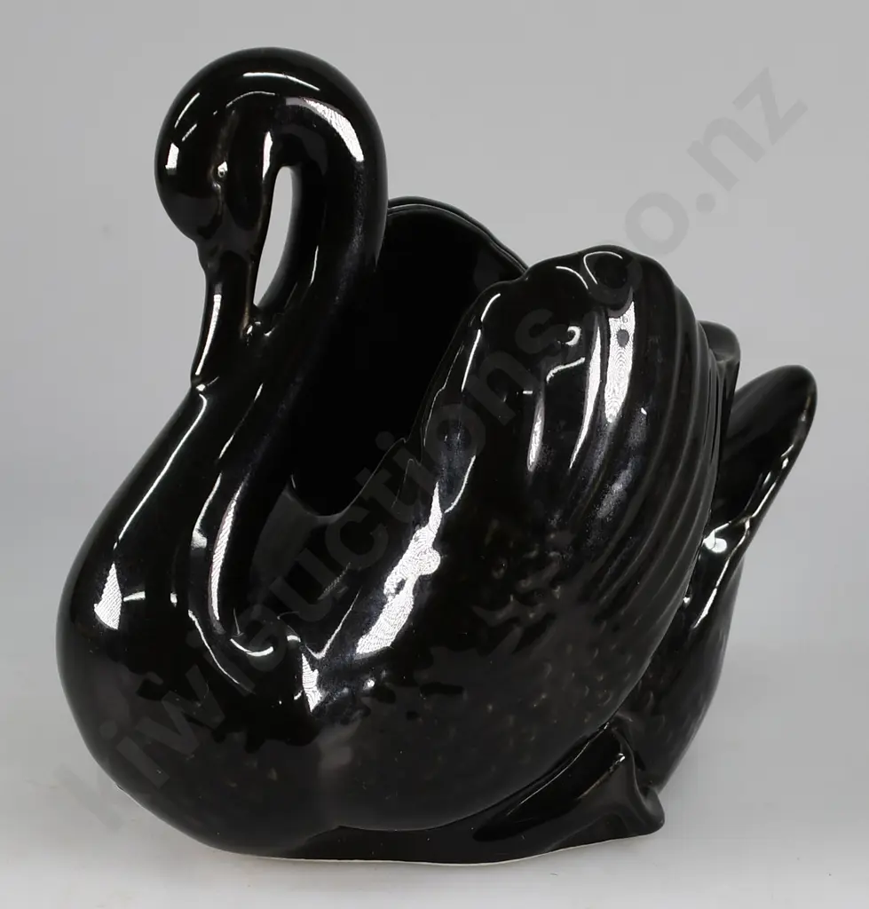 CROWN LYNN MEDIUM BLACK SWAN Image 1++