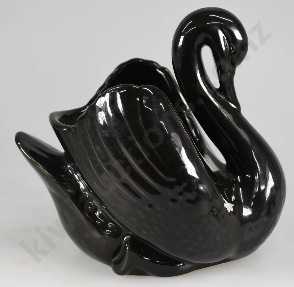CROWN LYNN MEDIUM BLACK SWAN Image 1++