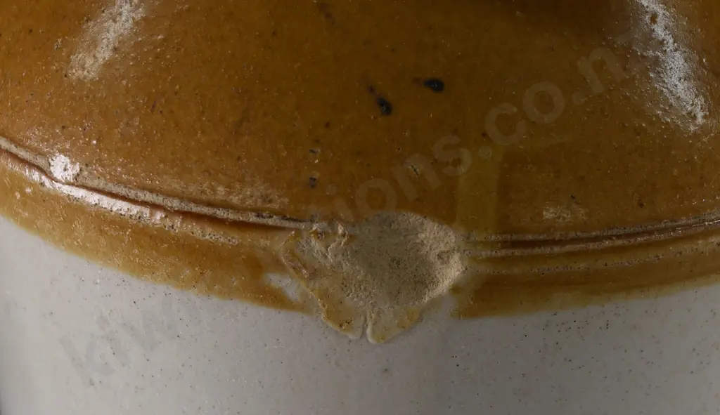 GREY & MENZIES NEW ZEALAND STONE JAR Image 1++