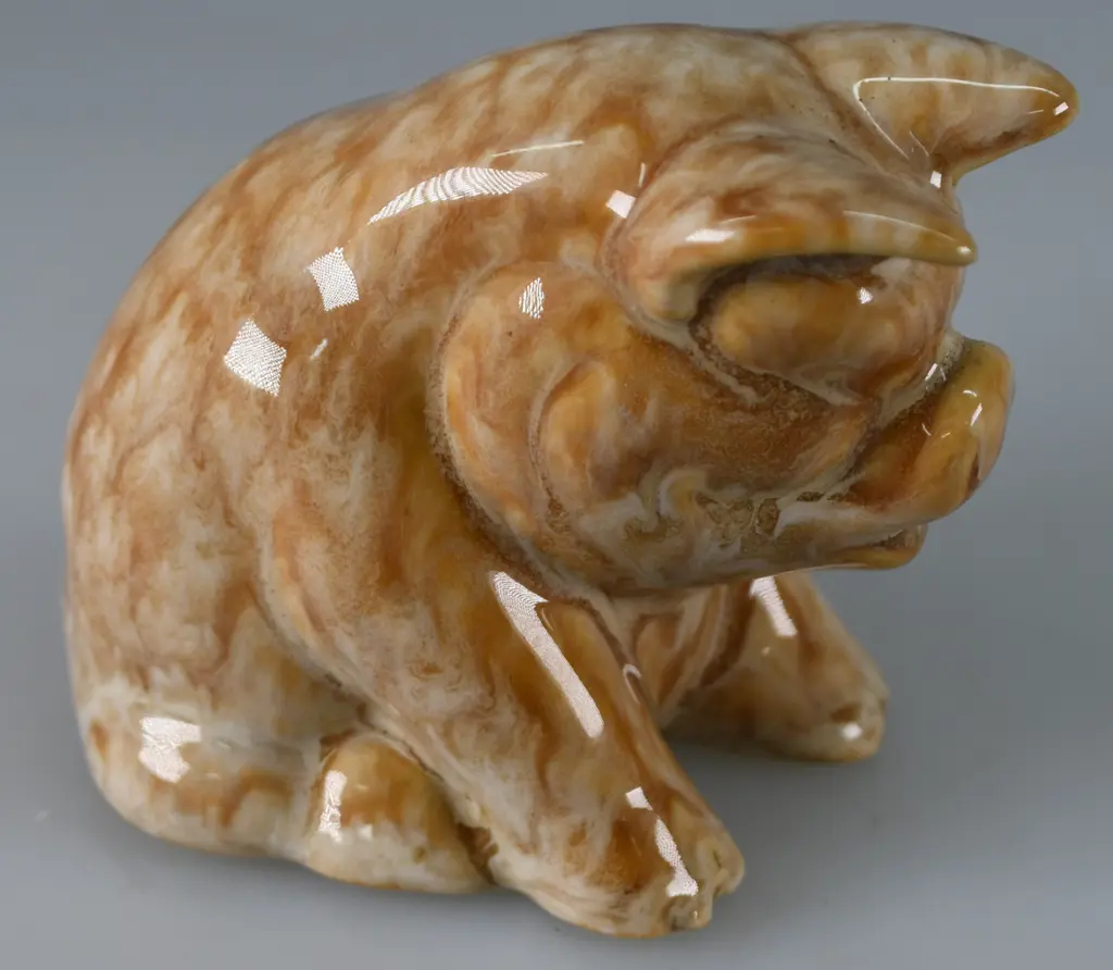 CROWN LYNN / AMBRICO SPECKLED GLAZED PIG Image 1++